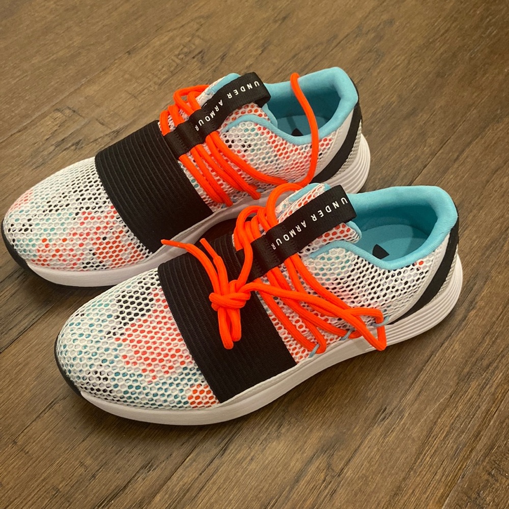 Under Armour Breathe Lace neon camo
